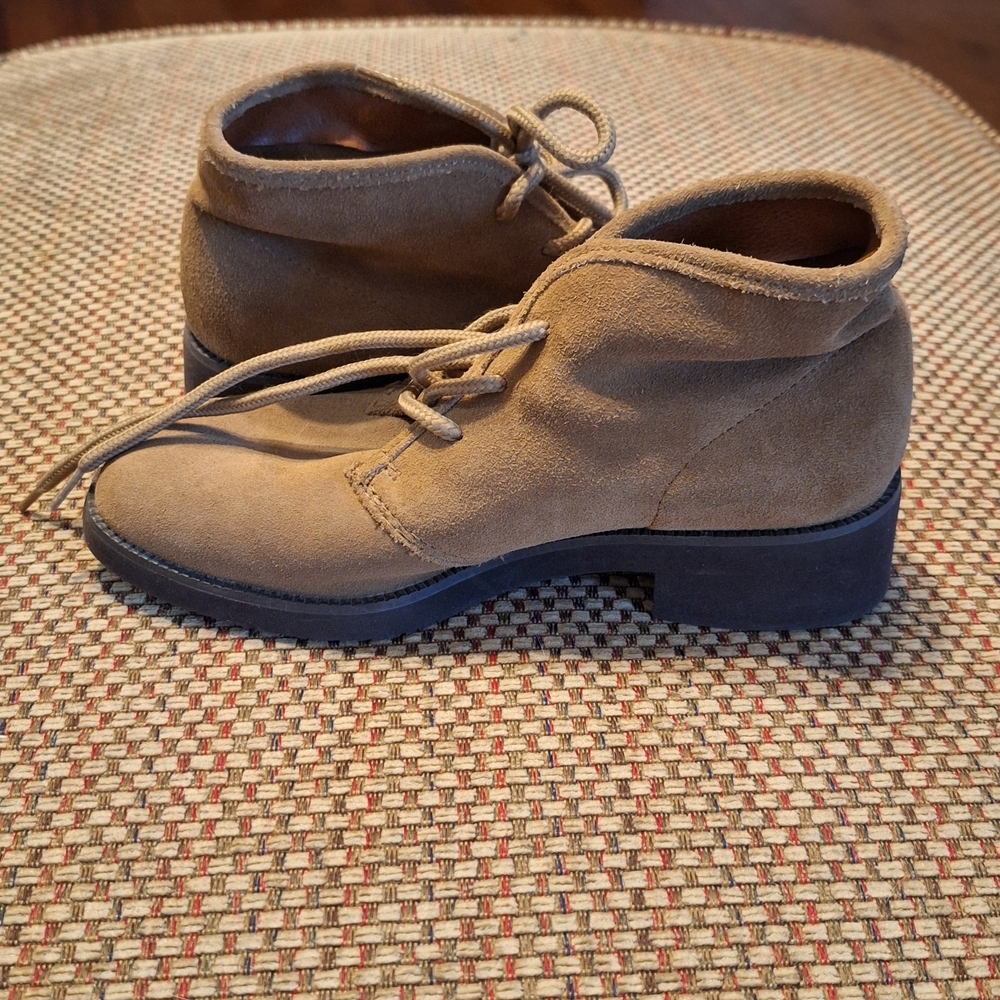 Maine Woods Women's Tan Lace Up Suede Ankle Boots - Picture 6 of 15